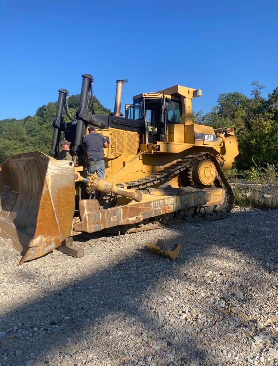 CAT D10R Buldožeri guseničari