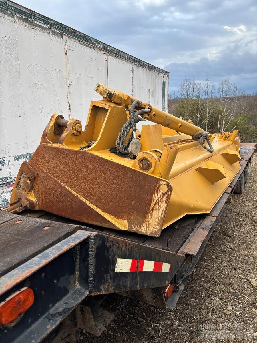 CAT D10R Buldožeri guseničari