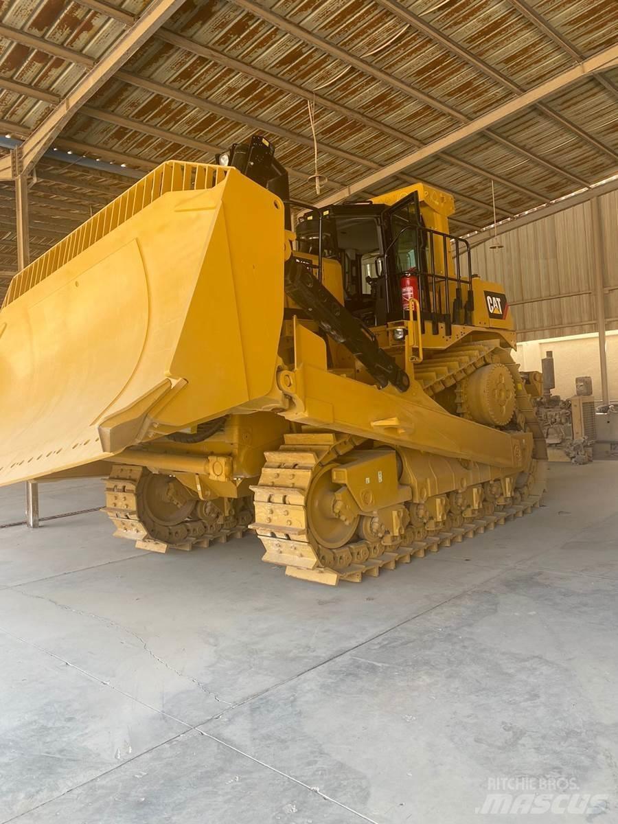 CAT D10T2 Buldožeri guseničari