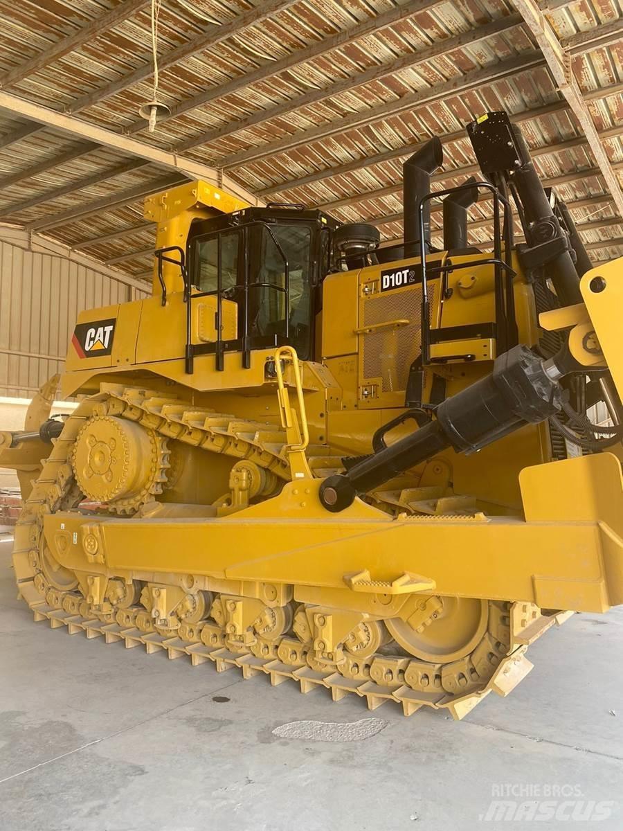 CAT D10T2 Buldožeri guseničari