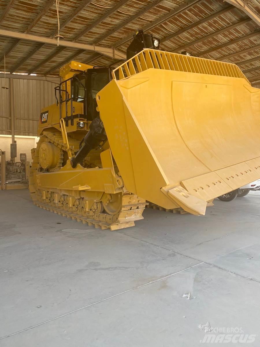 CAT D10T2 Buldožeri guseničari