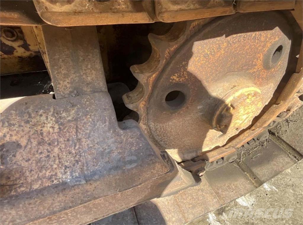 CAT D3B Z Buldožeri guseničari