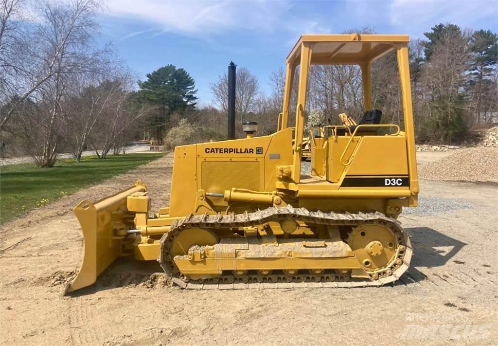 CAT D3C Buldožeri guseničari