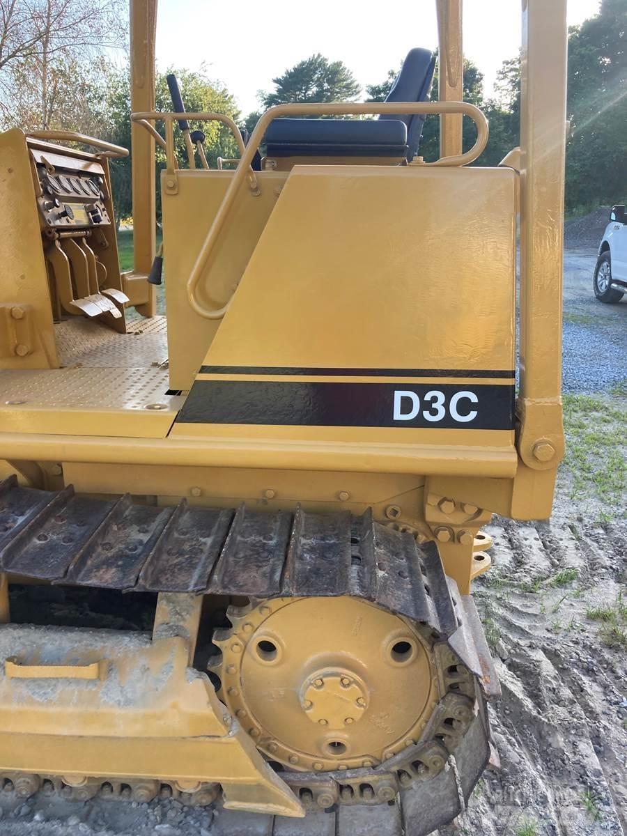 CAT D3C Buldožeri guseničari