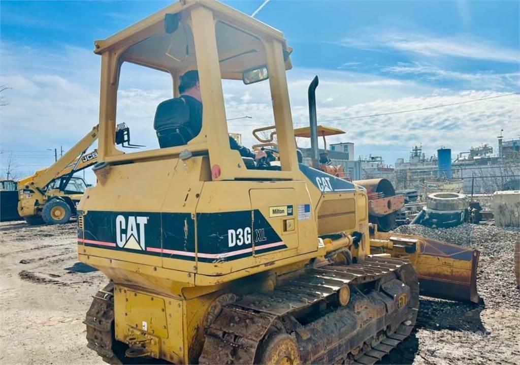 CAT D3G XL Buldožeri guseničari