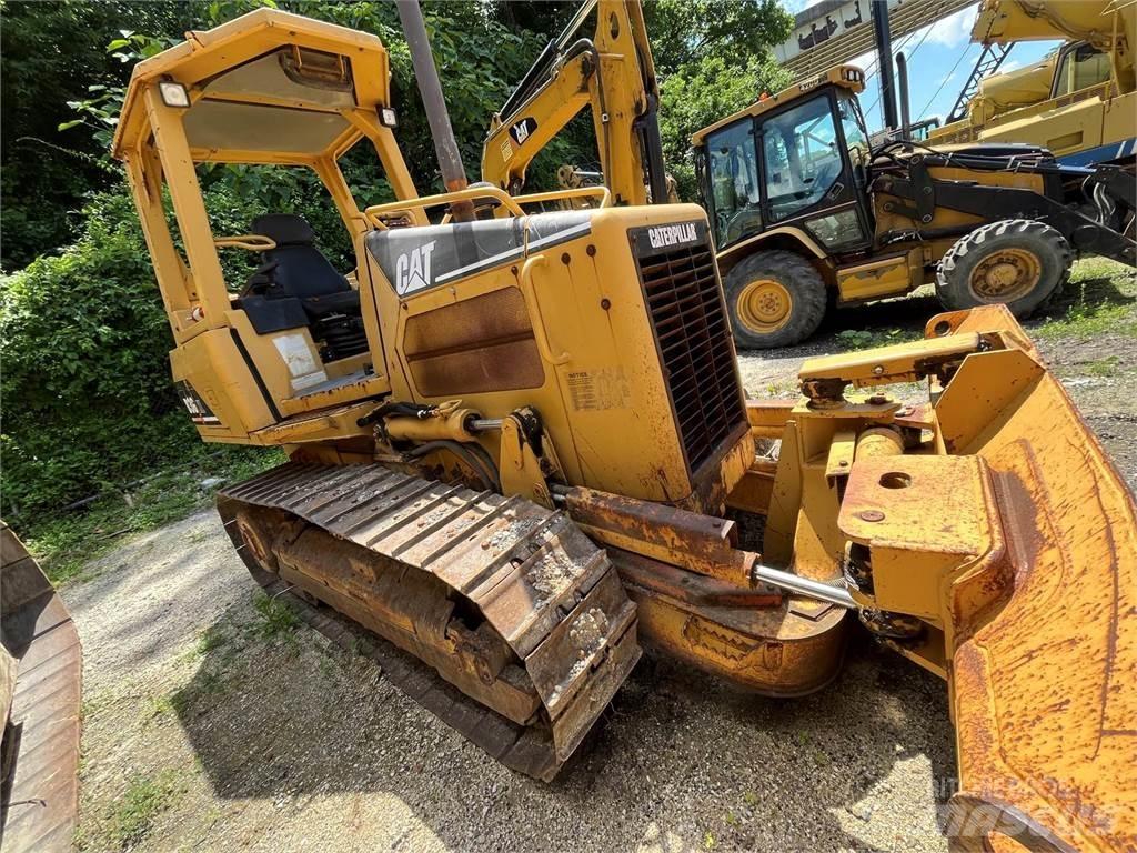 CAT D3G XL Buldožeri guseničari