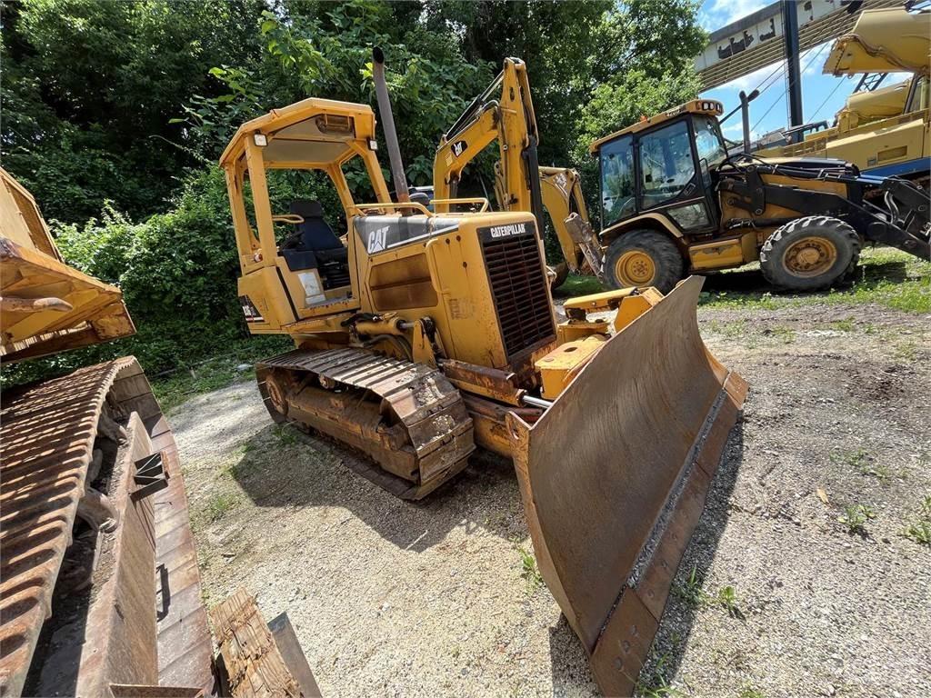 CAT D3G XL Buldožeri guseničari