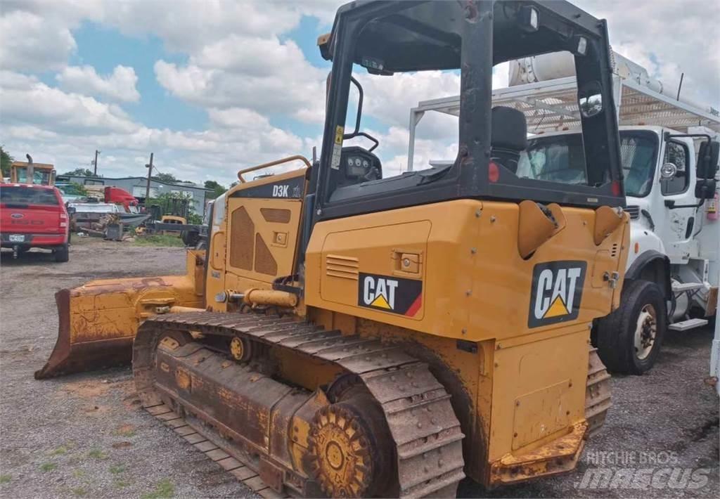 CAT D3K XL Buldožeri guseničari