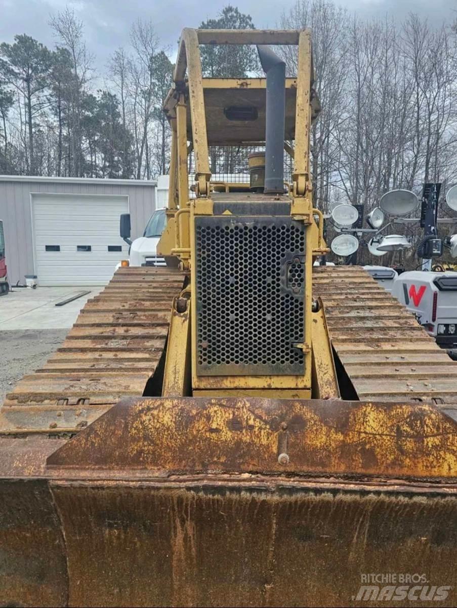 CAT D4H II Buldožeri guseničari