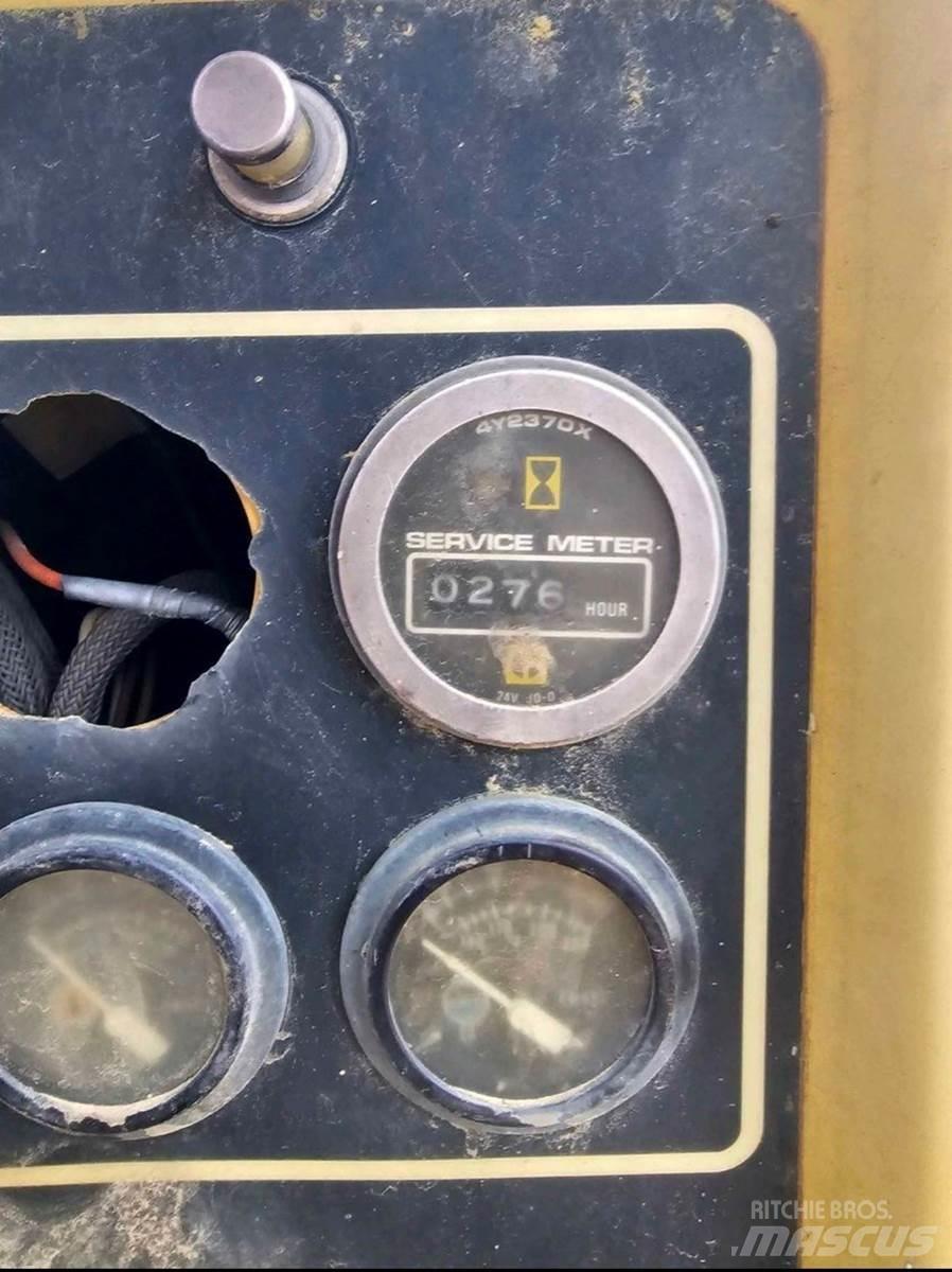 CAT D4H II Buldožeri guseničari
