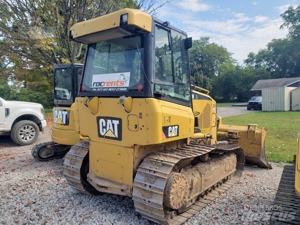 CAT D4K XL Buldožeri guseničari