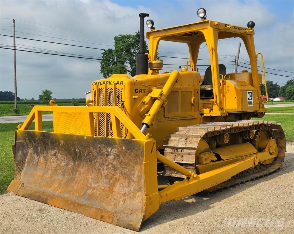CAT D5B Buldožeri guseničari