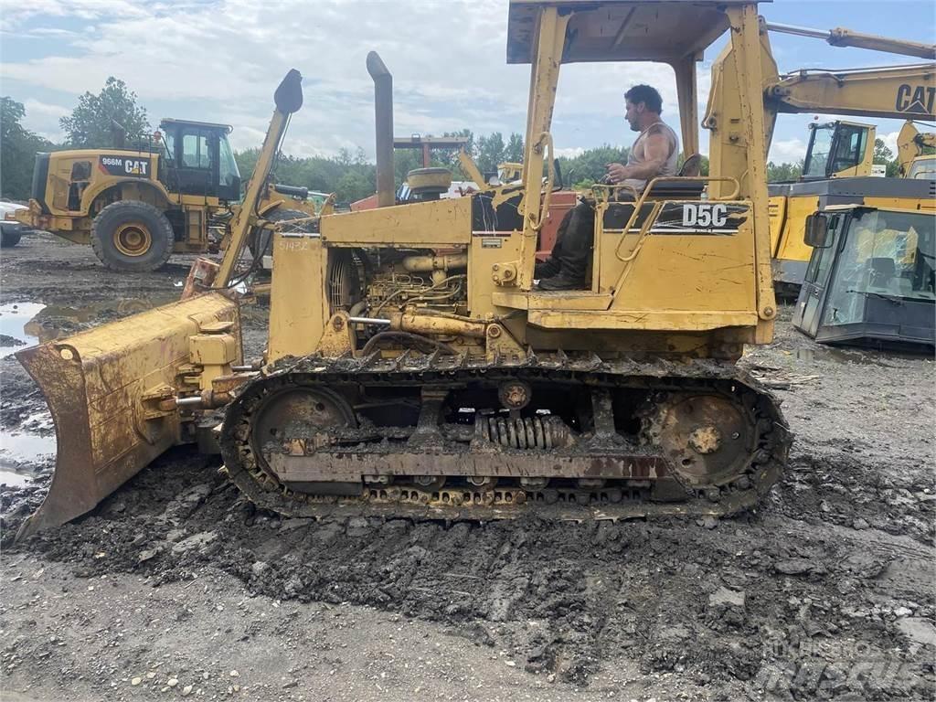 CAT D5C Buldožeri guseničari