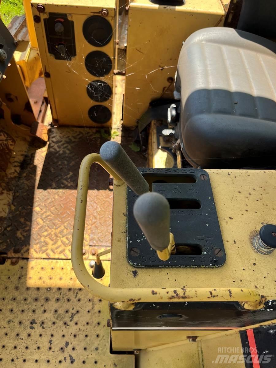 CAT D5C Buldožeri guseničari