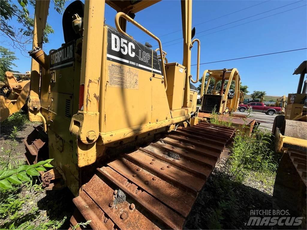 CAT D5C Buldožeri guseničari