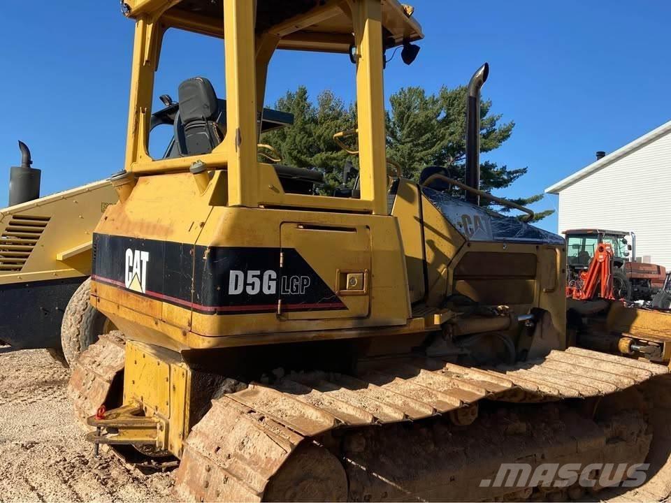 CAT D5G Buldožeri guseničari