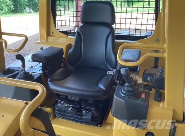 CAT D5G XL Buldožeri guseničari