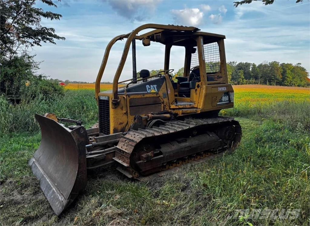 CAT D5G XL Buldožeri guseničari