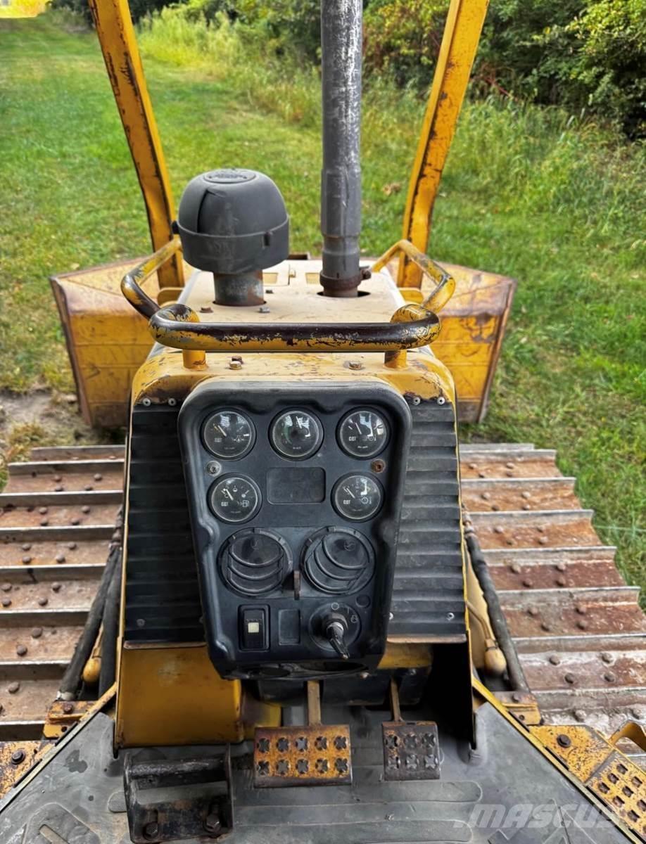 CAT D5G XL Buldožeri guseničari