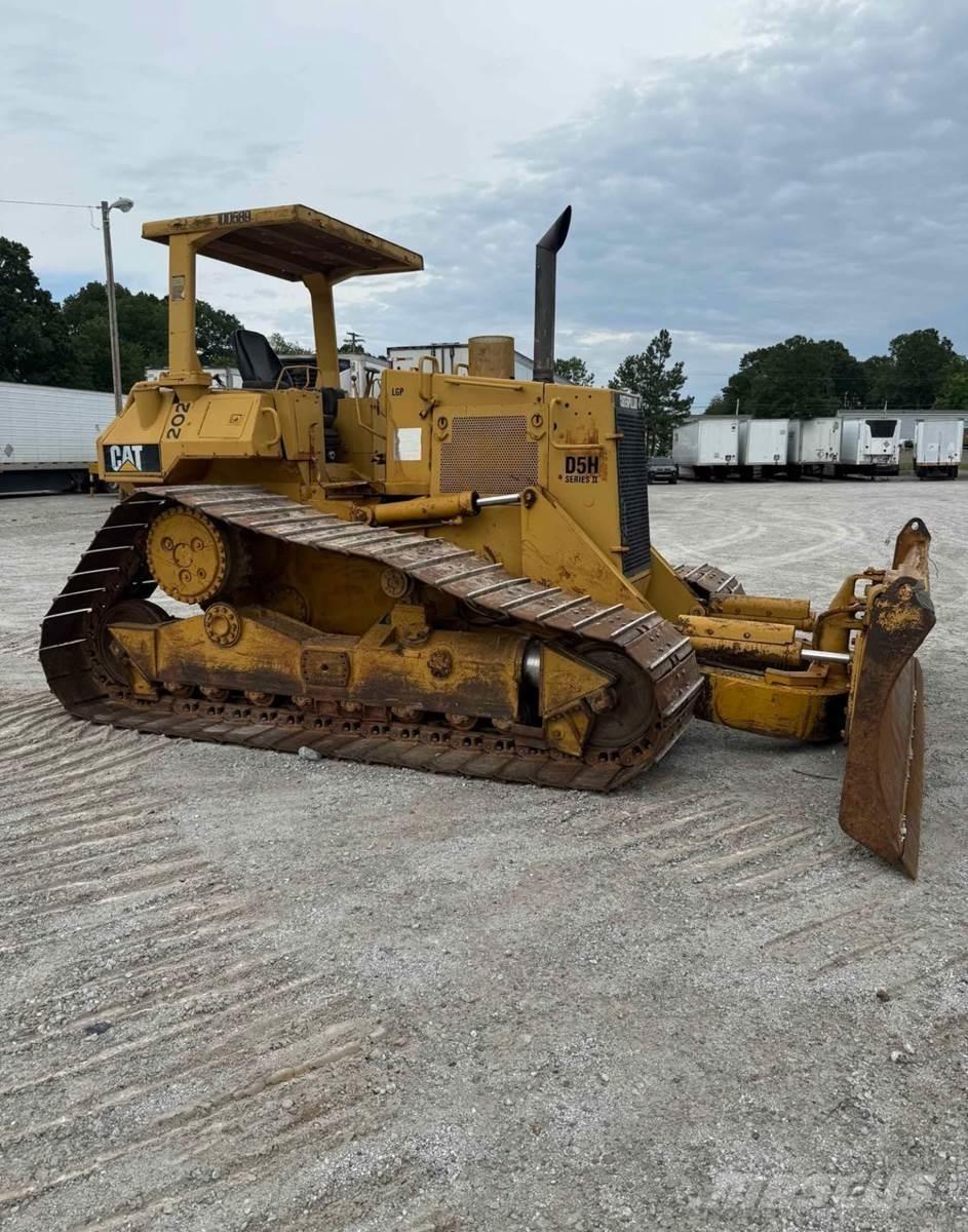 CAT D5H II Buldožeri guseničari