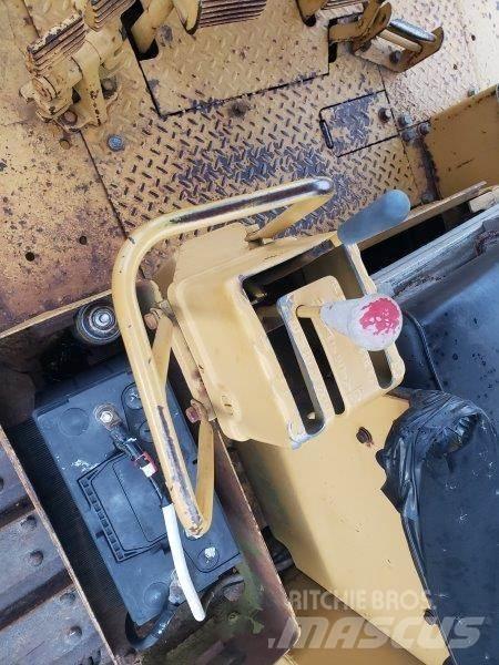 CAT D6C Buldožeri guseničari