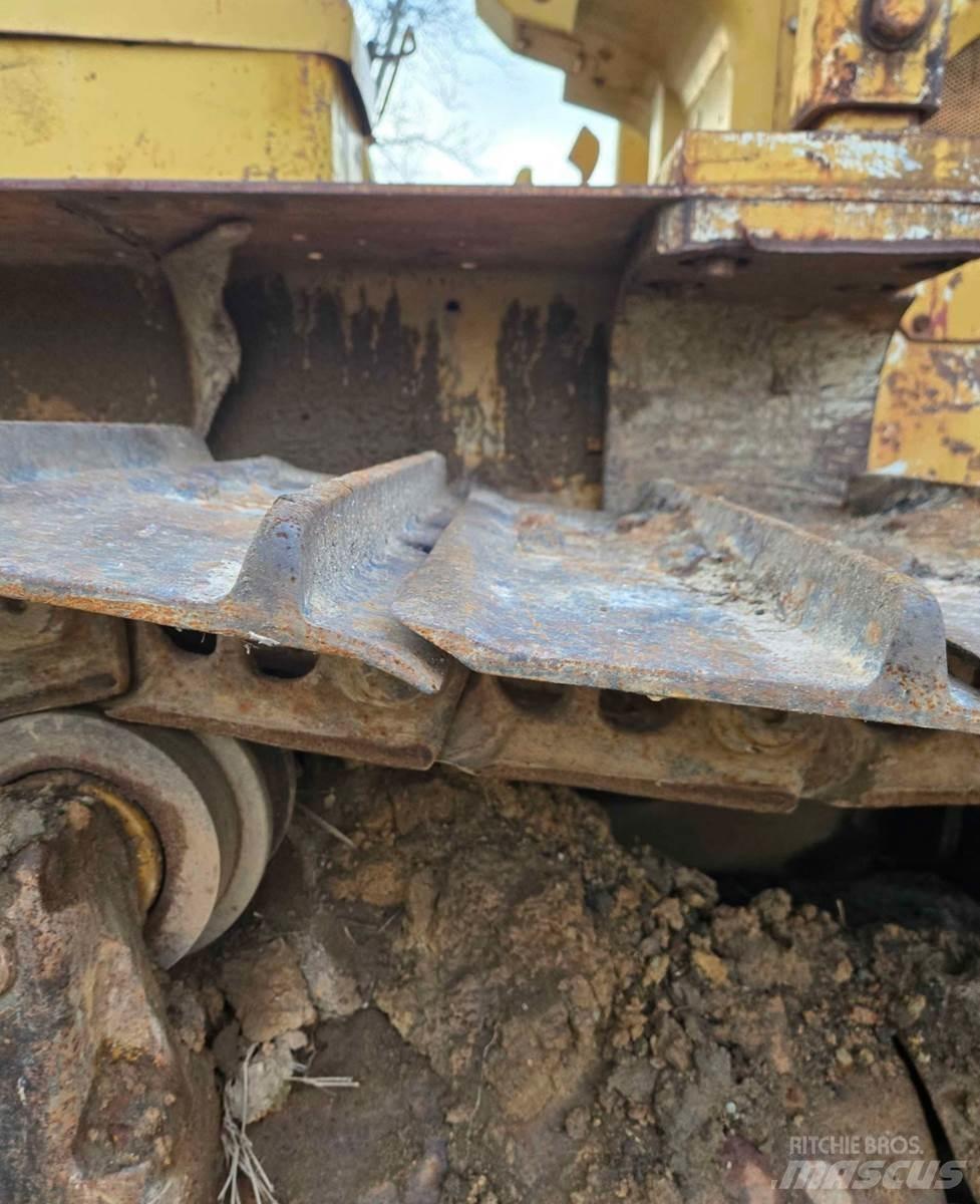 CAT D6C Buldožeri guseničari