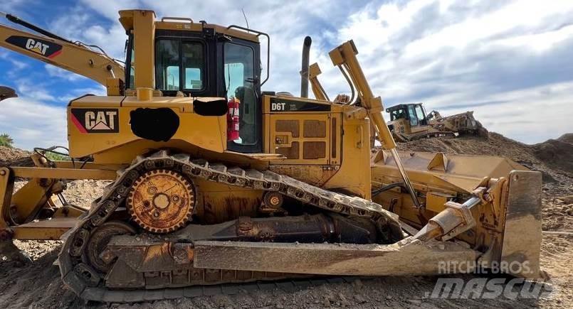 CAT D6T Buldožeri guseničari