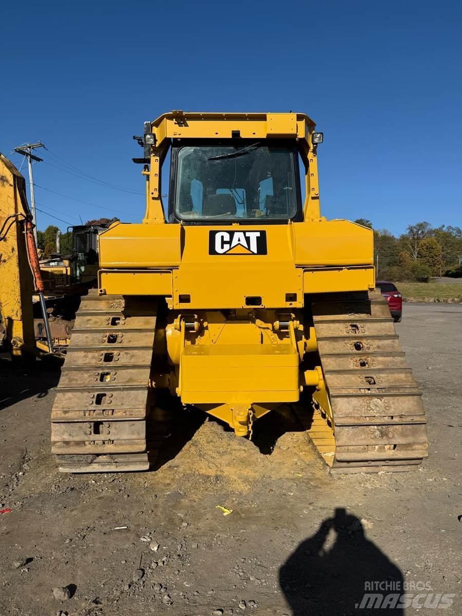 CAT D6T Buldožeri guseničari