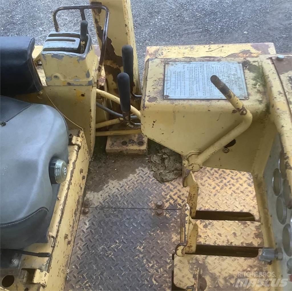 CAT D7F Buldožeri guseničari