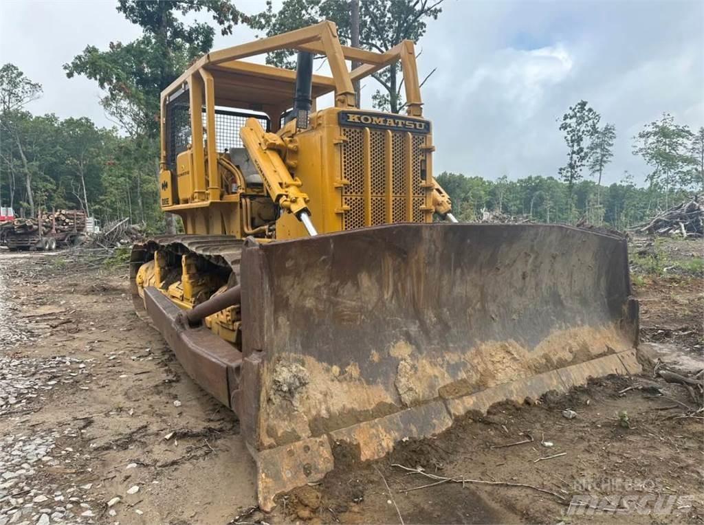 CAT D85E Buldožeri guseničari