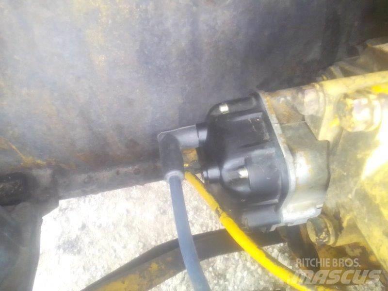 CAT D8H Buldožeri guseničari