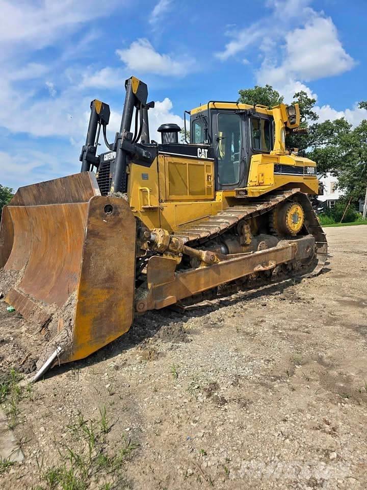 CAT D8R Buldožeri guseničari