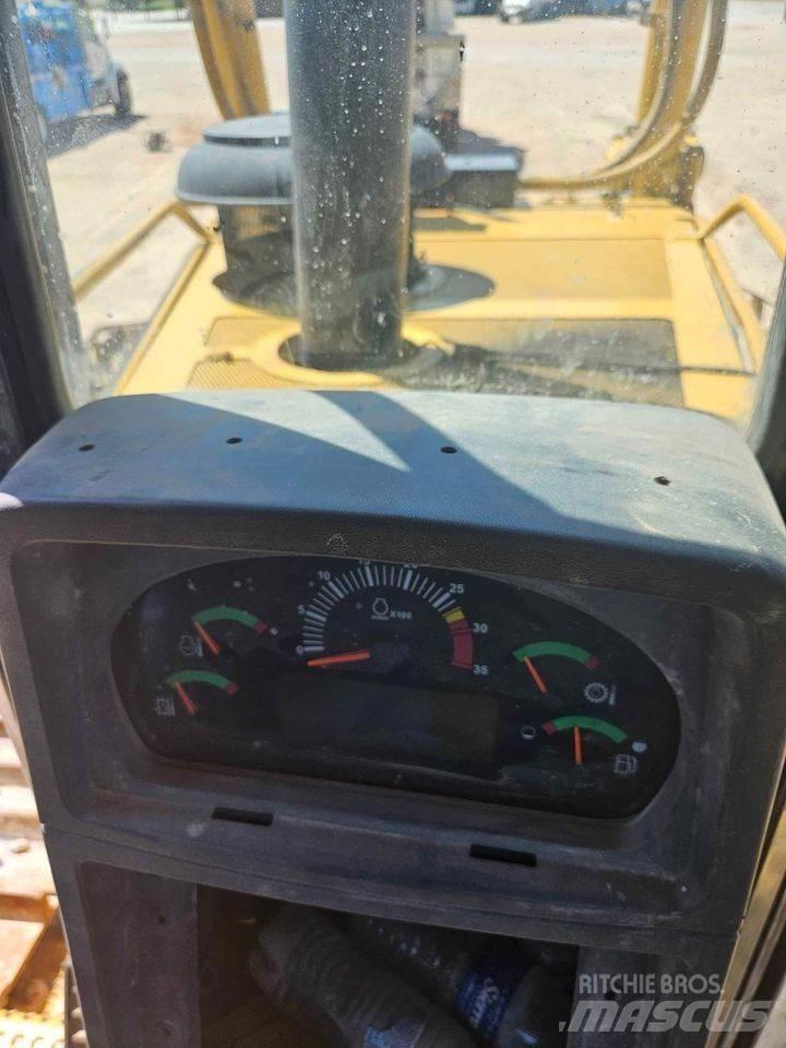 CAT D8T Buldožeri guseničari