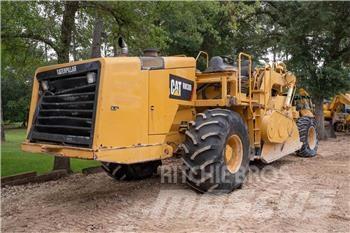 CAT RM300 Nabijači zemlje