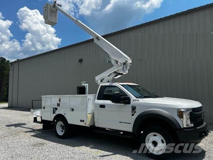 Ford F-550 Auto korpe