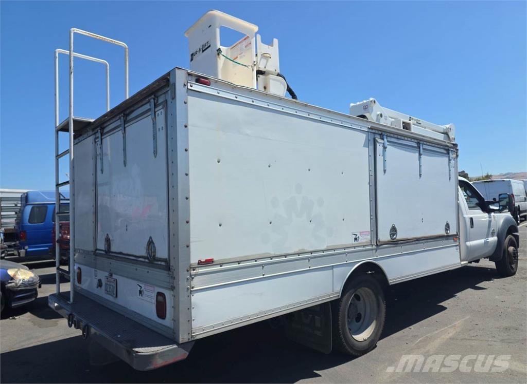 Ford F-550 Auto korpe