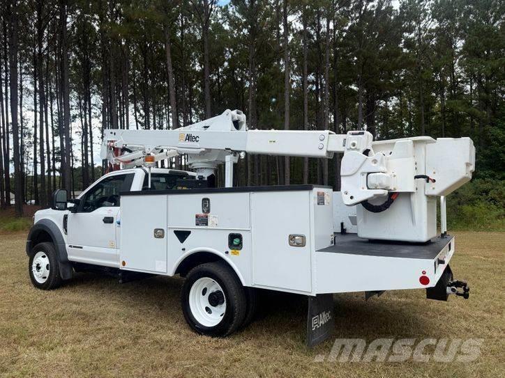Ford F-550 Auto korpe