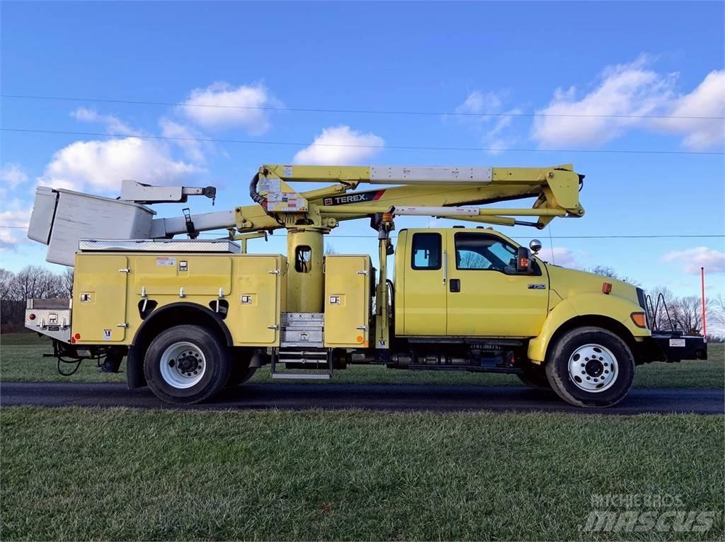 Ford F-750 Auto korpe