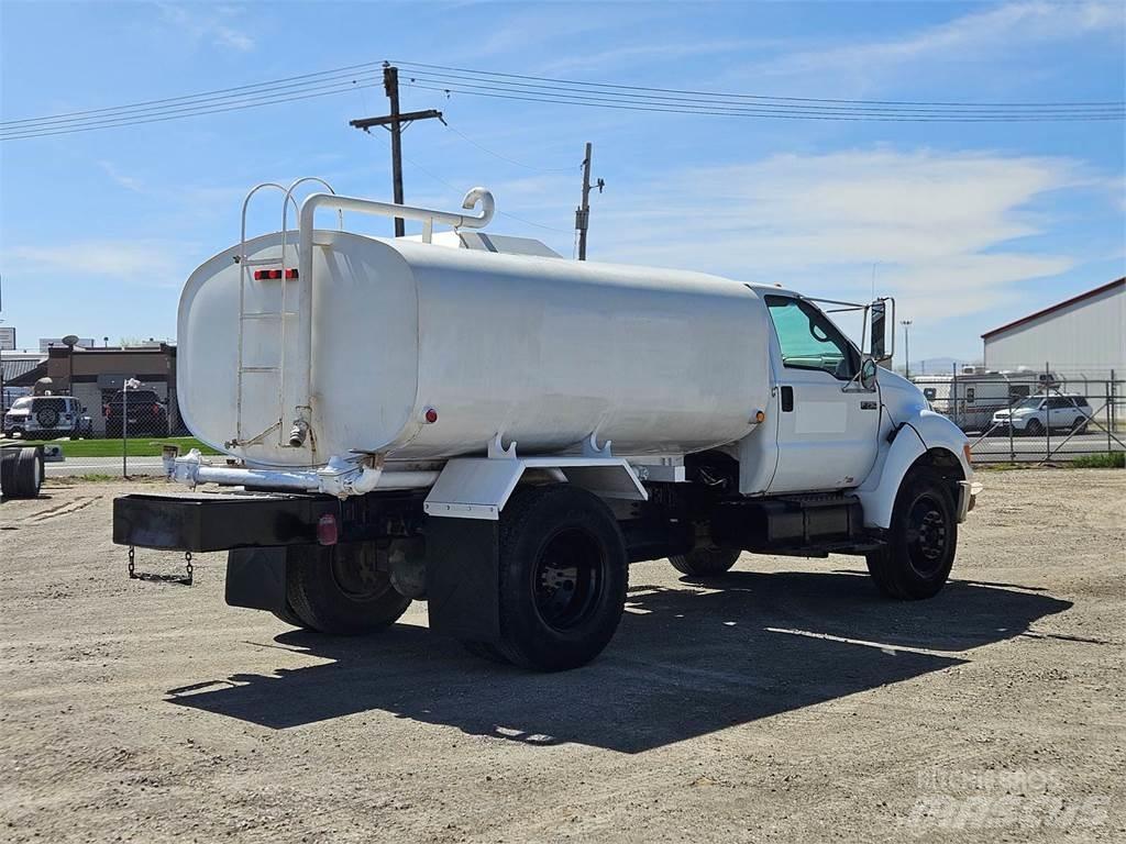 Ford F-750 Kamioni cisterne