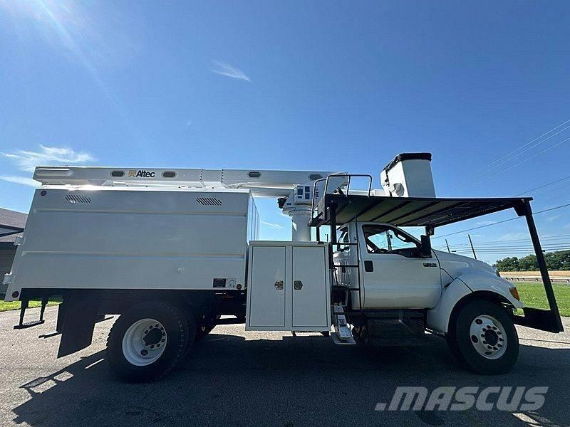 Ford F-750 Auto korpe