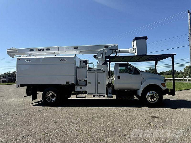 Ford F-750 Auto korpe