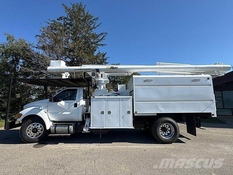 Ford F-750 Auto korpe