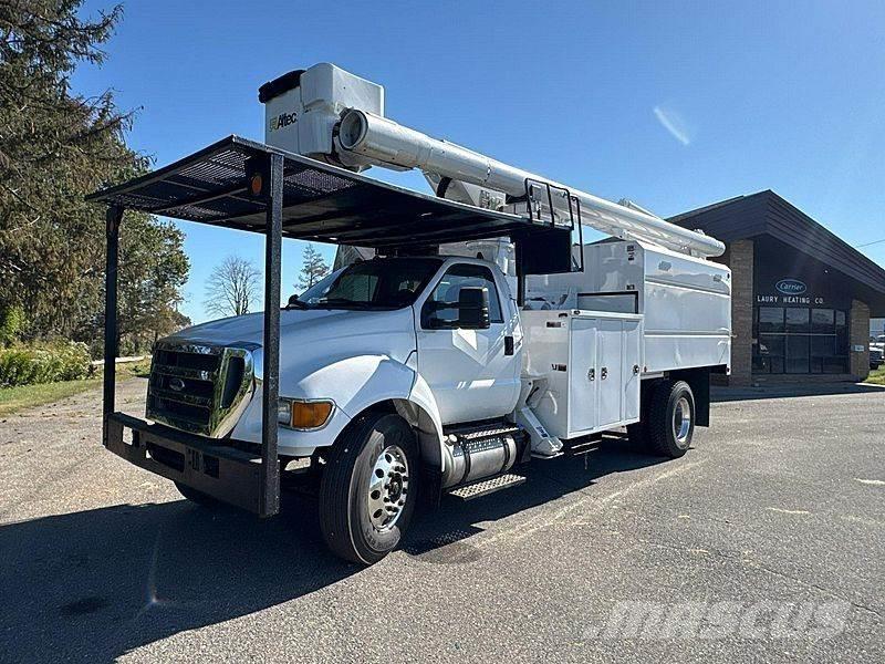 Ford F-750 Auto korpe
