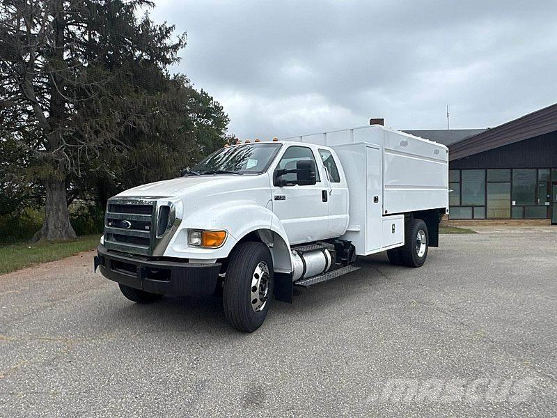 Ford F-750 Kamioni za piljevinu