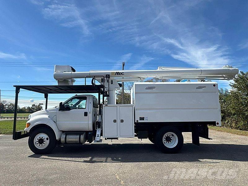 Ford F-750 Auto korpe