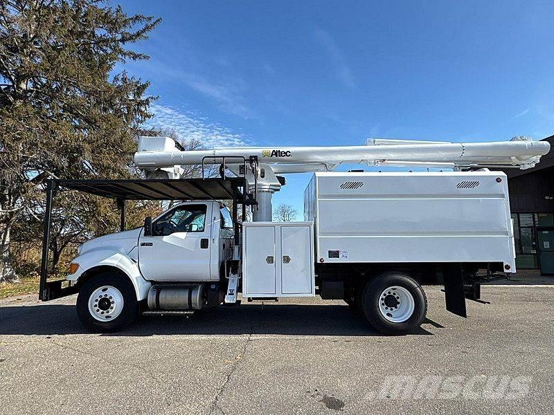 Ford F-750 Auto korpe