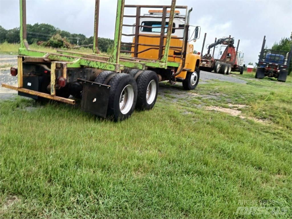 Ford L8000 Kamioni za drva Šticari