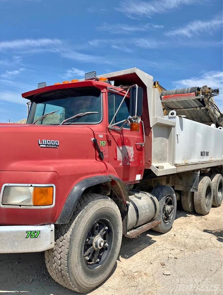 Ford L9000 Kamioni cisterne