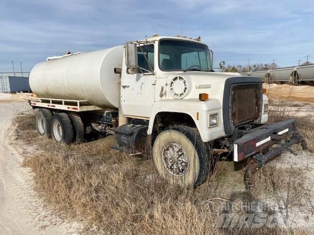 Ford L9000 Kamioni cisterne