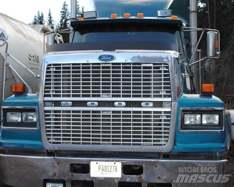 Ford LTL9000 Tegljači